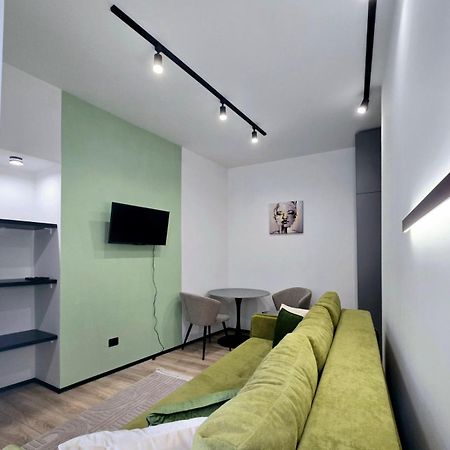 Apartment In The City Center Near The Park Lviv Kültér fotó